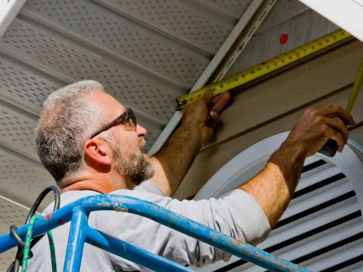 Siding contractor