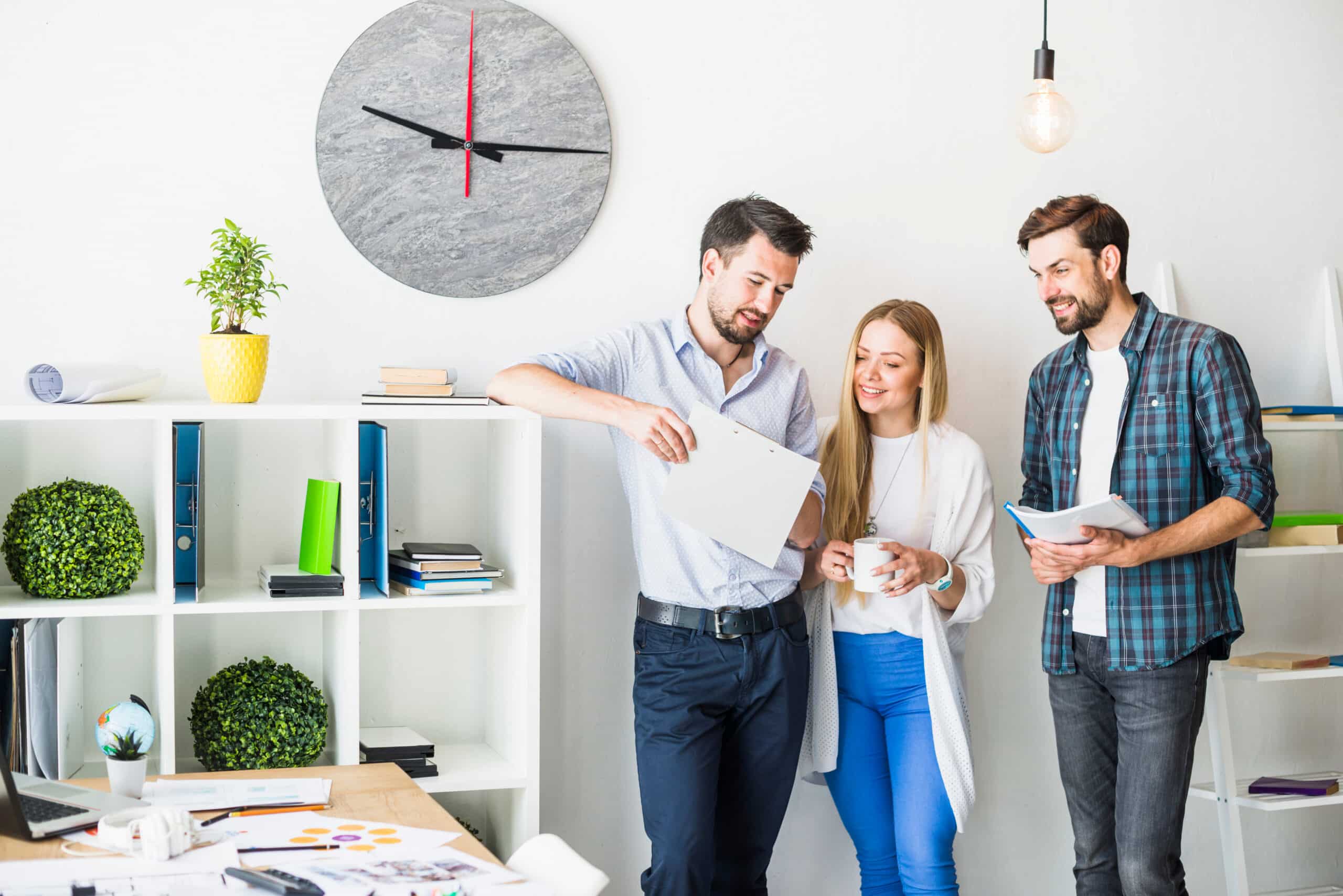 Family consulting an expert